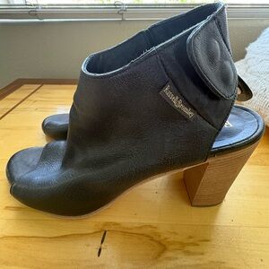 Russel & Bromley London Black Leather Women's Shoes